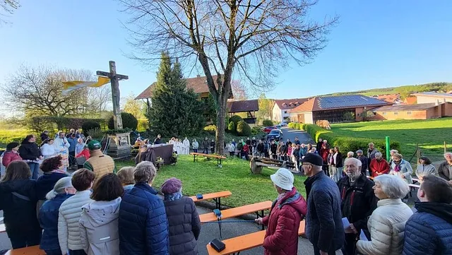 Teilnehmer beim Aufbruchgottesdienst in Großentaft am 26.04.2025. Thema war: Komm zu Jesus, unsere Mitte