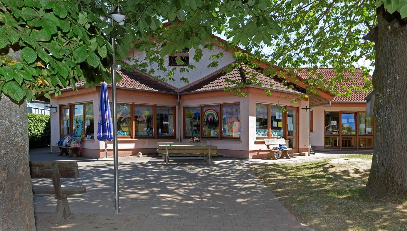 Aussenansicht Kindertagesstätte Steinbach