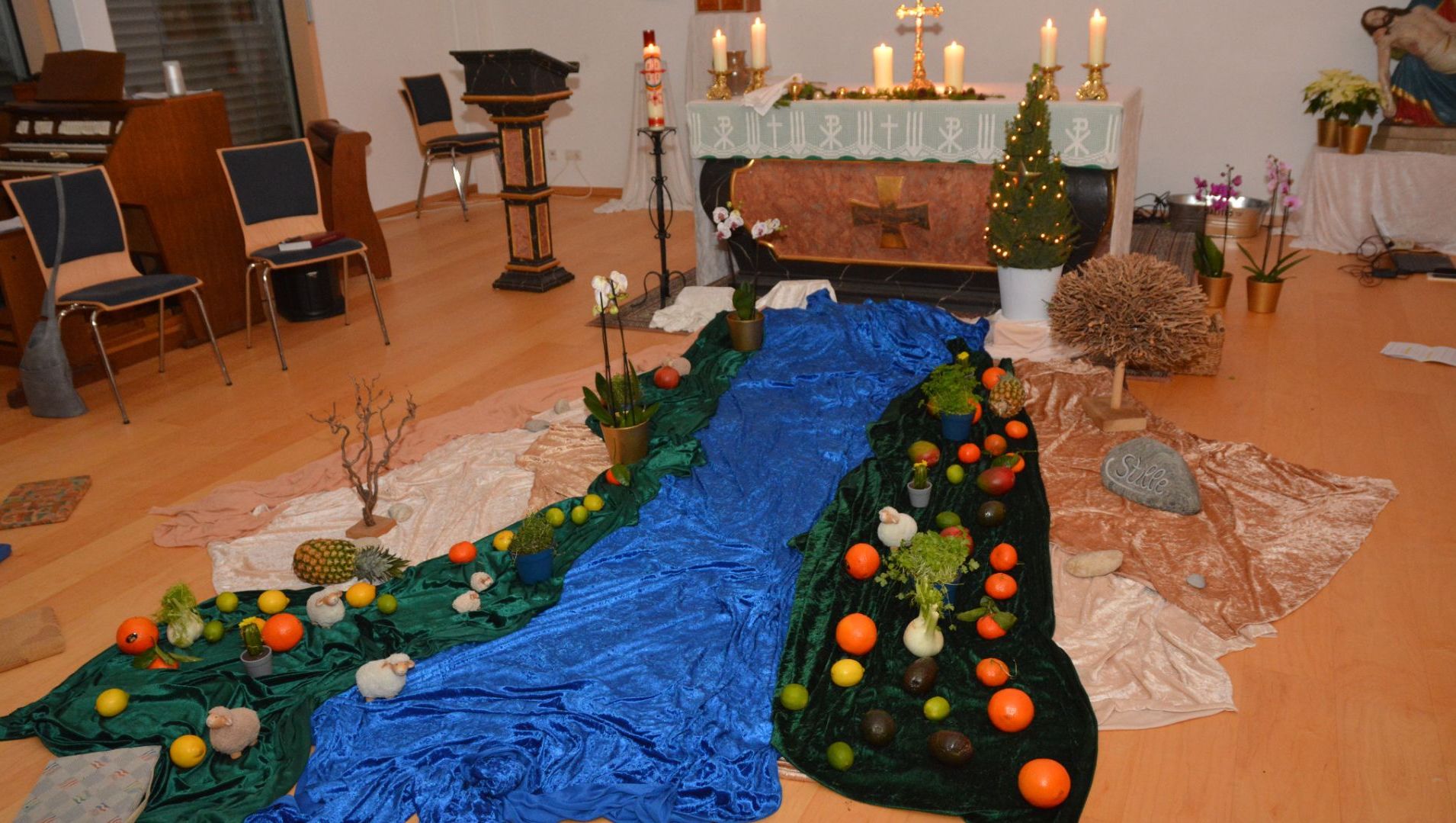 vorbereiteter Raum für die Weggottesdienste