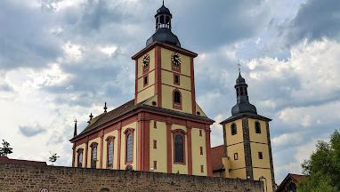 Aussenansicht der Kirche von Burghaun