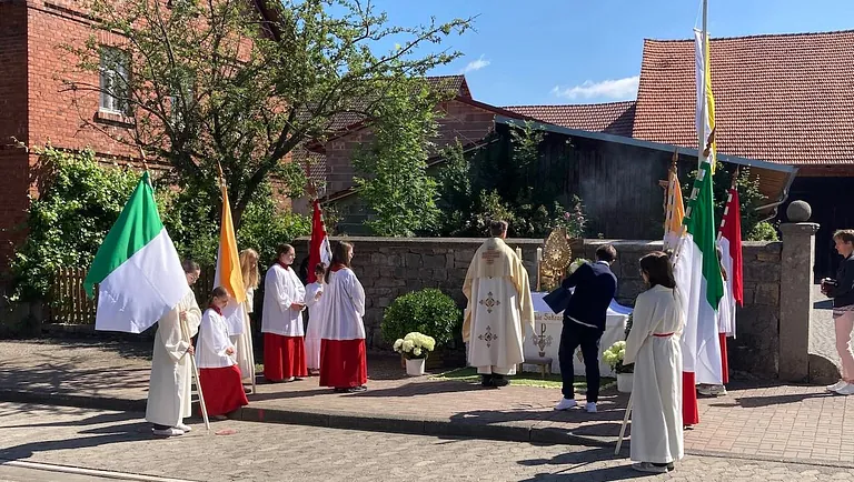 Rasdorf, Prozession um den Anger