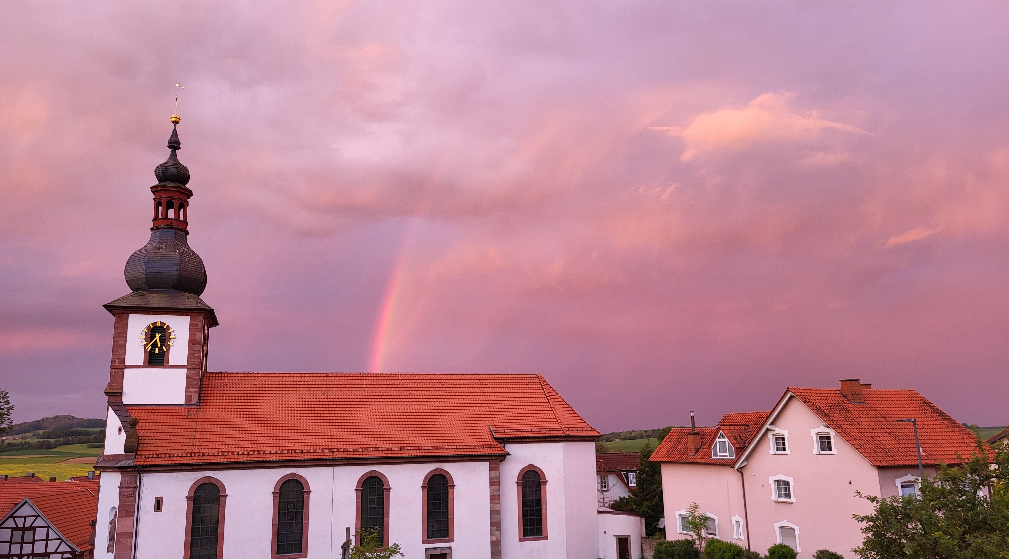 Aussenansicht der Kirche in Eiterfeld