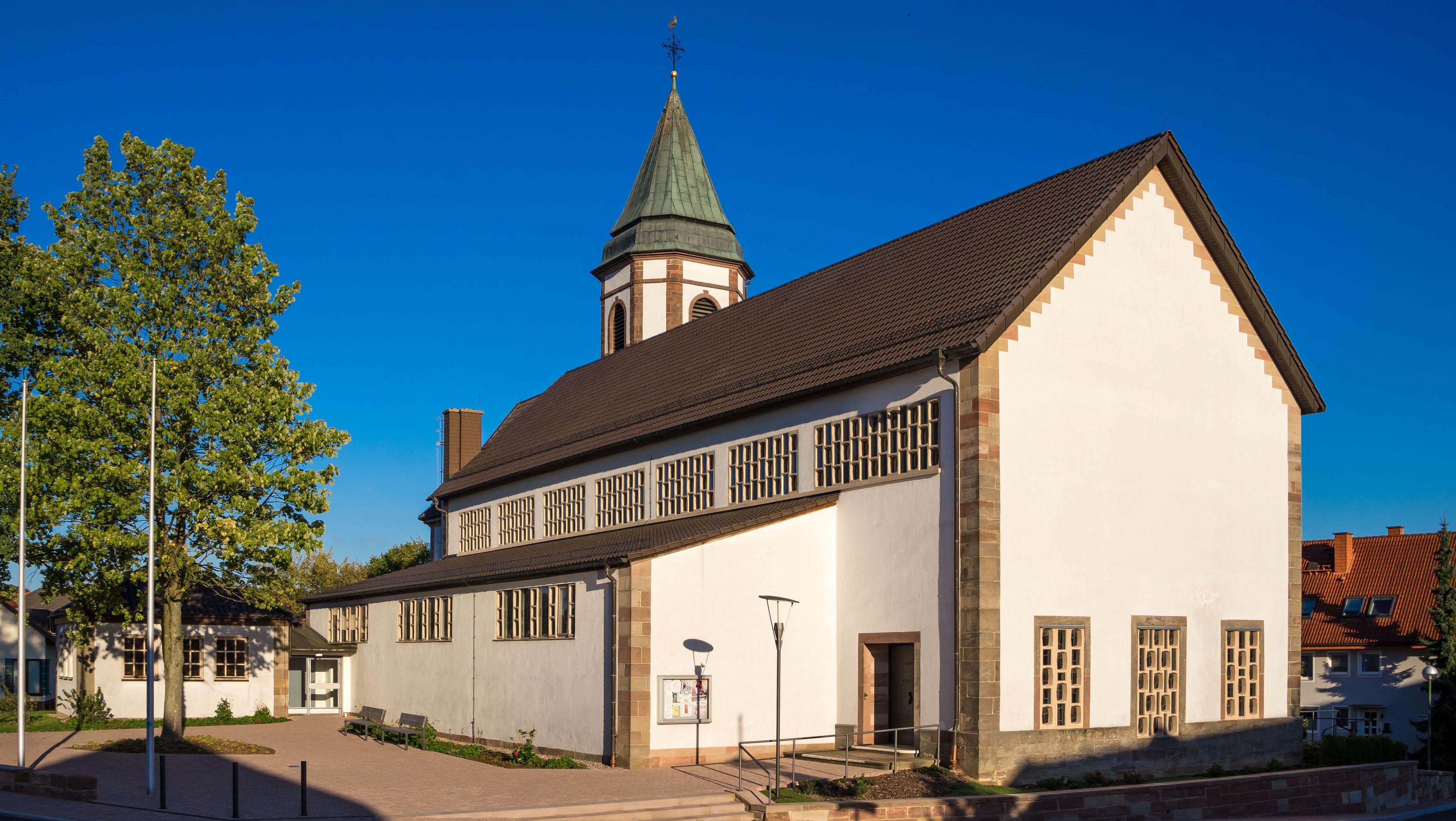 Außenansicht St. Matthäus, Steinbach