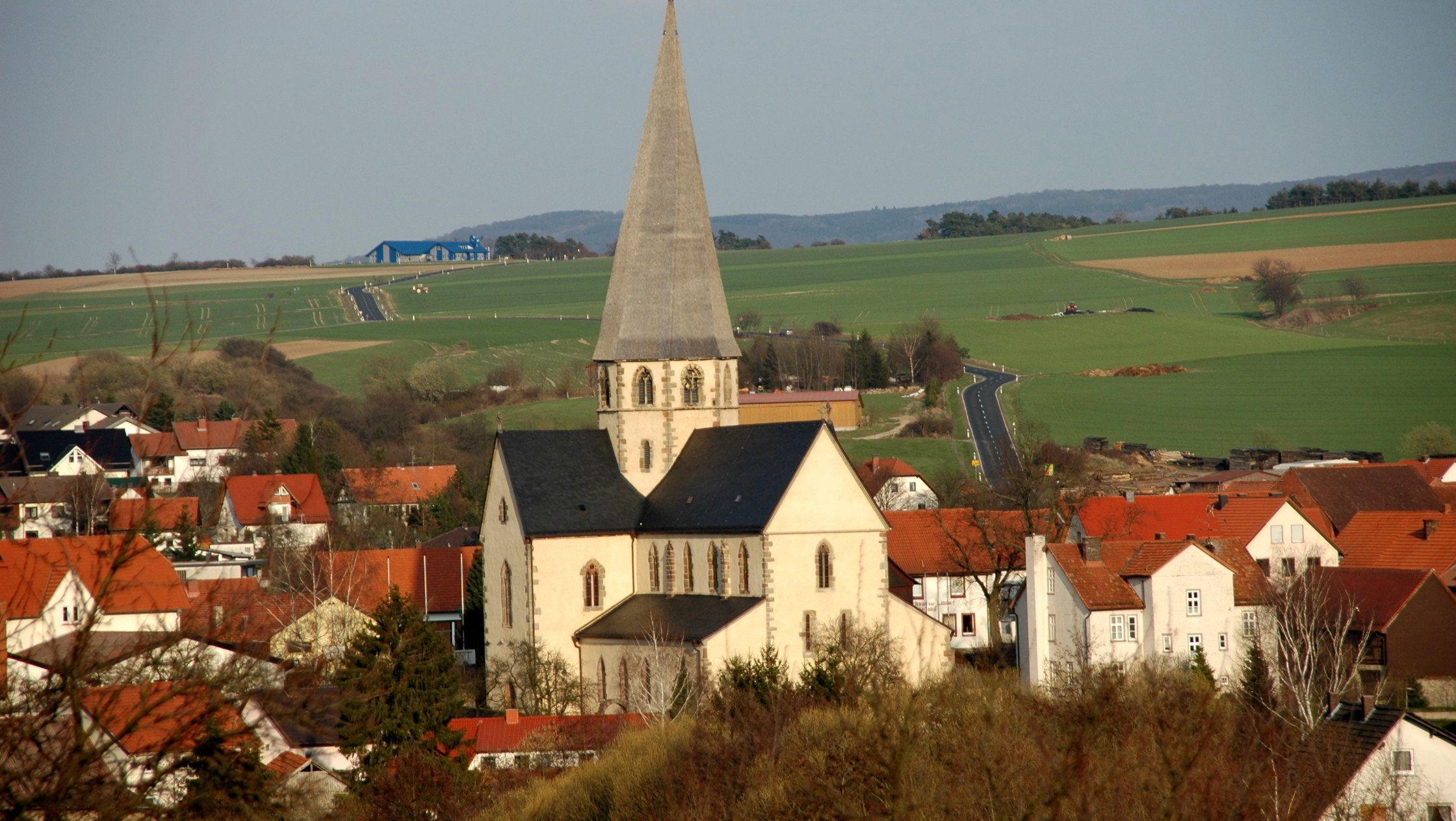 Aussenansicht der Rasdorfer Kirche