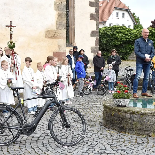 Familiengottesdienst mit Fahrzeugsegnung